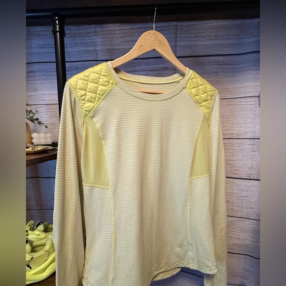 lululemon athletica Tops - Lululemon RARE / Vintage Ice Queen Long Sleeve